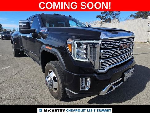 Used 2023 GMC Sierra 3500 Denali w/ Denali Ultimate Package image 2