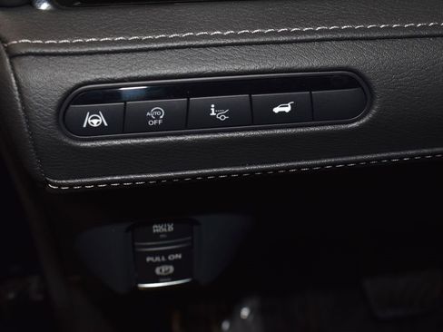 Certified 2025 INFINITI QX80 Sensory image 12