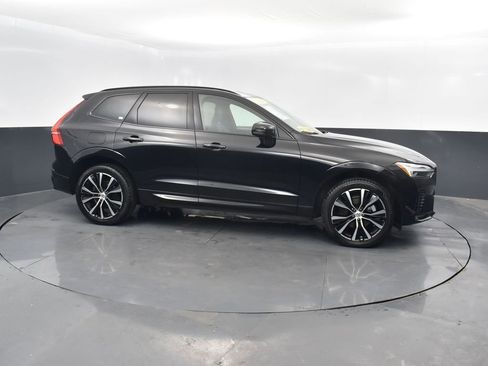 Used 2024 Volvo XC60 B5 Plus image 4