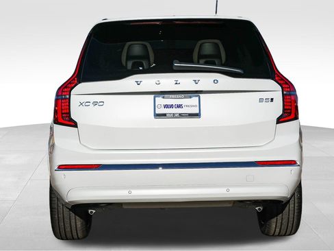 Used 2026 Volvo XC90 B5 Plus w/ Protection Package AWD/4WD image 6