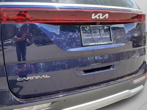 Certified 2024 Kia Carnival LX image 31