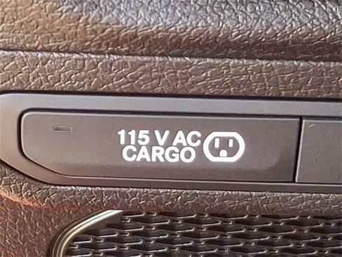 Used 2024 Jeep Gladiator Sport image 25