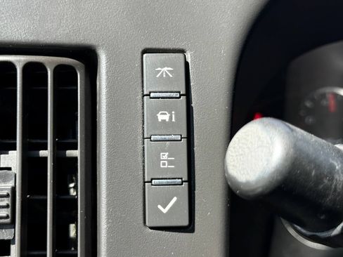 Used 2017 GMC Savana 2500 RWD image 29