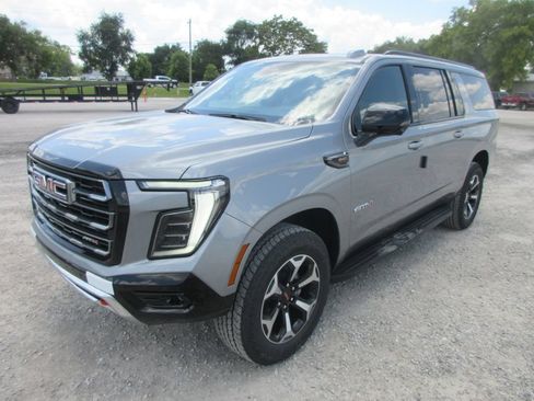 New 2026 GMC Yukon XL AT4 AWD/4WD image 9