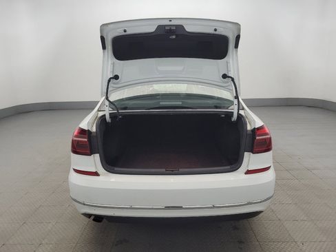 Used 2017 Volkswagen Passat 1.8T S image 29