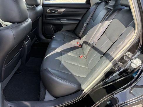 Used 2013 Nissan Altima 2.5 SL w/ Technology Pkg image 24