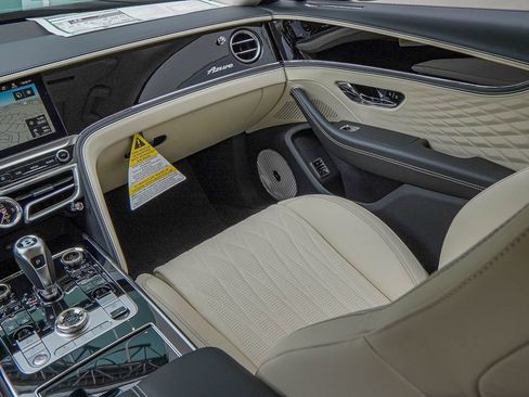 New 2026 Bentley Flying Spur Plug-In Hybrid image 38