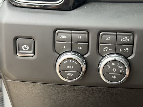 Used 2026 GMC Sierra 2500 AT4 AWD/4WD image 26