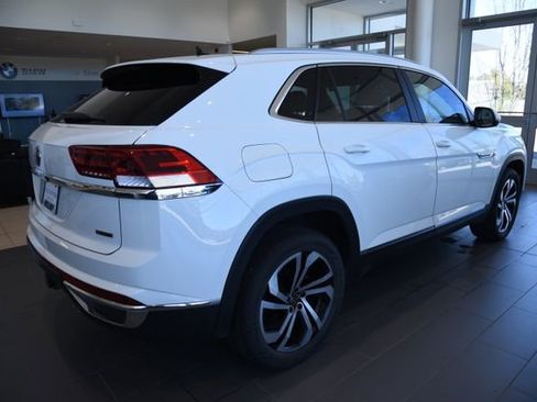 Used 2022 Volkswagen Atlas Cross Sport SEL AWD/4WD image 3