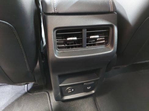 Used 2022 Ford Edge Titanium AWD/4WD image 38
