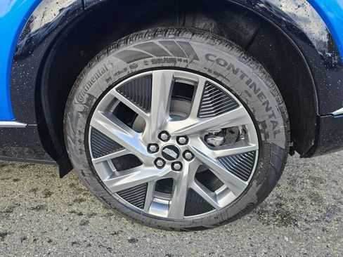 New 2026 Cadillac Optiq Luxury 2 image 8