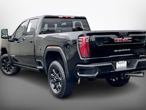 Used 2025 GMC Sierra 3500 AT4 w/ AT4 Premium Plus Package image 11