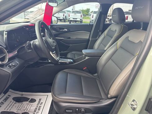 Used 2024 Chevrolet Trax ACTIV w/ Sunroof Package FWD image 15