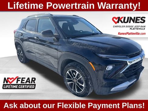 Used 2025 Chevrolet TrailBlazer LT w/ Driver Confidence Package image 7