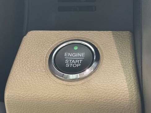 Used 2018 Ford F150 Lariat AWD/4WD image 9