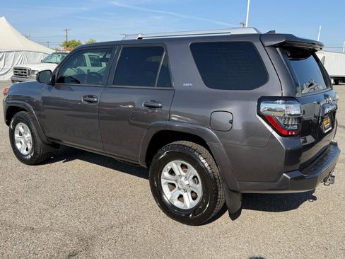 Used 2016 Toyota 4Runner SR5 image 9
