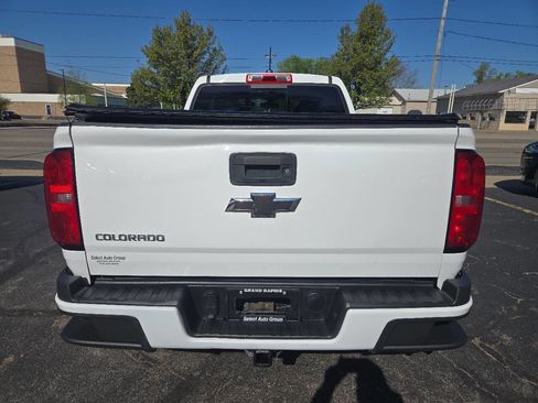 Used 2017 Chevrolet Colorado Z71 AWD/4WD image 7