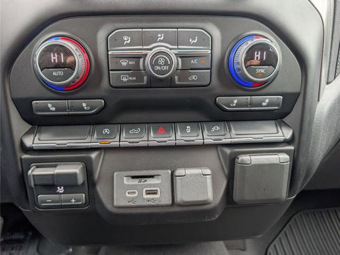 Used 2021 Chevrolet Silverado 1500 LT w/ Convenience Package II AWD/4WD image 26