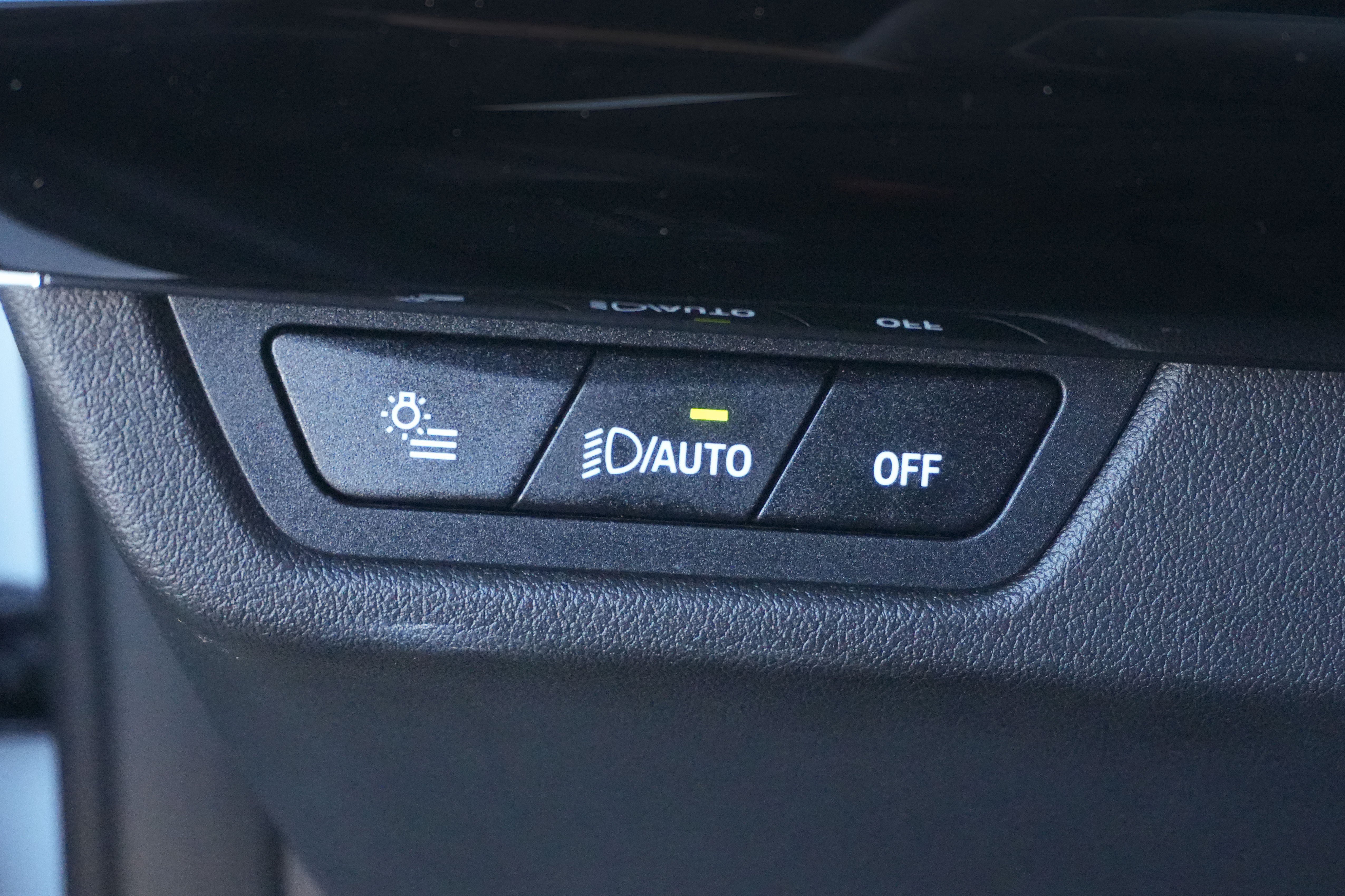 Certified 2025 BMW X2 xDrive28i AWD/4WD image 17