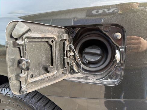 Used 2017 Nissan Pathfinder SL image 13