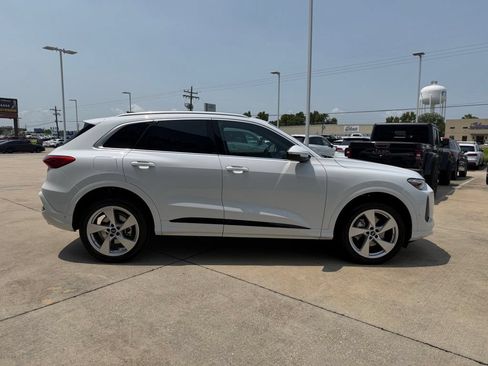 Used 2025 Audi Q5 Premium Plus w/ Premium Plus AWD/4WD image 8