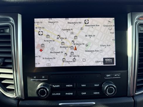 Used 2017 Porsche Macan GTS image 32