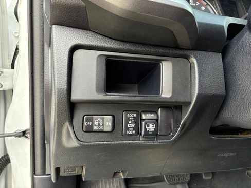 Used 2017 Toyota Tacoma TRD Pro image 25