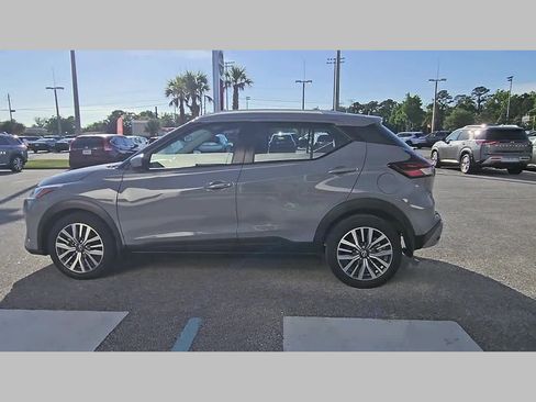 Used 2023 Nissan Kicks SV FWD image 26