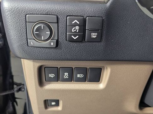 Used 2020 Lexus GX 460 Premium w/ Premium Package AWD/4WD image 14