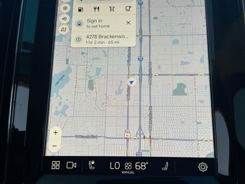 Used 2025 Volvo XC60 B5 Ultra w/ Climate Package image 32