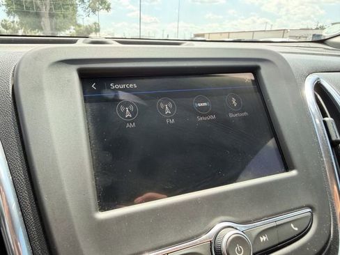 Used 2019 Chevrolet Equinox LT FWD image 20