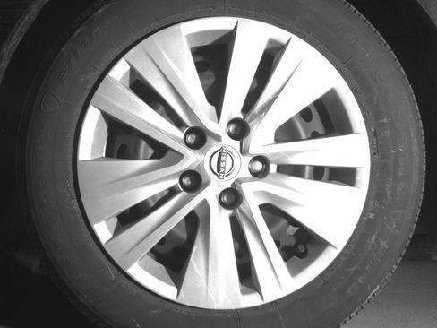 Used 2025 Nissan Sentra S image 12