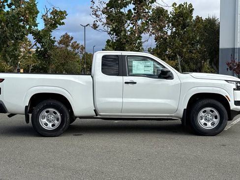 New 2026 Nissan Frontier S image 3