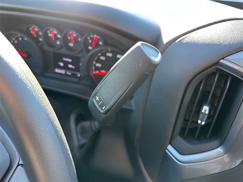 Used 2025 Chevrolet Silverado 1500 Custom image 15