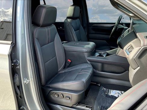 Used 2023 Chevrolet Tahoe RST w/ Luxury Package AWD/4WD image 32