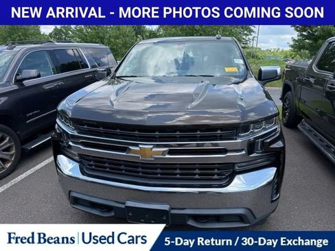 Used 2019 Chevrolet Silverado 1500 LT w/ All-Star Edition AWD/4WD image 2
