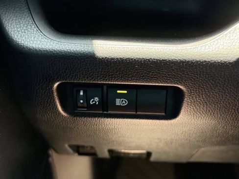 Used 2022 Toyota RAV4 SE AWD/4WD image 30