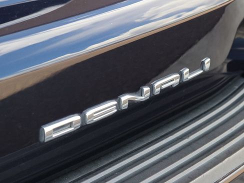 Used 2021 GMC Yukon Denali w/ Denali Ultimate Package AWD/4WD image 43