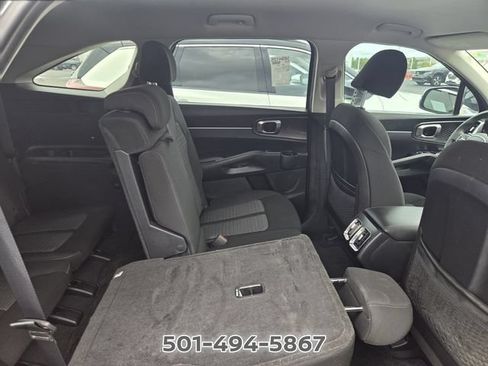 Used 2023 Kia Sorento LX FWD image 8