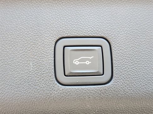 Used 2024 Chevrolet Tahoe Premier image 23