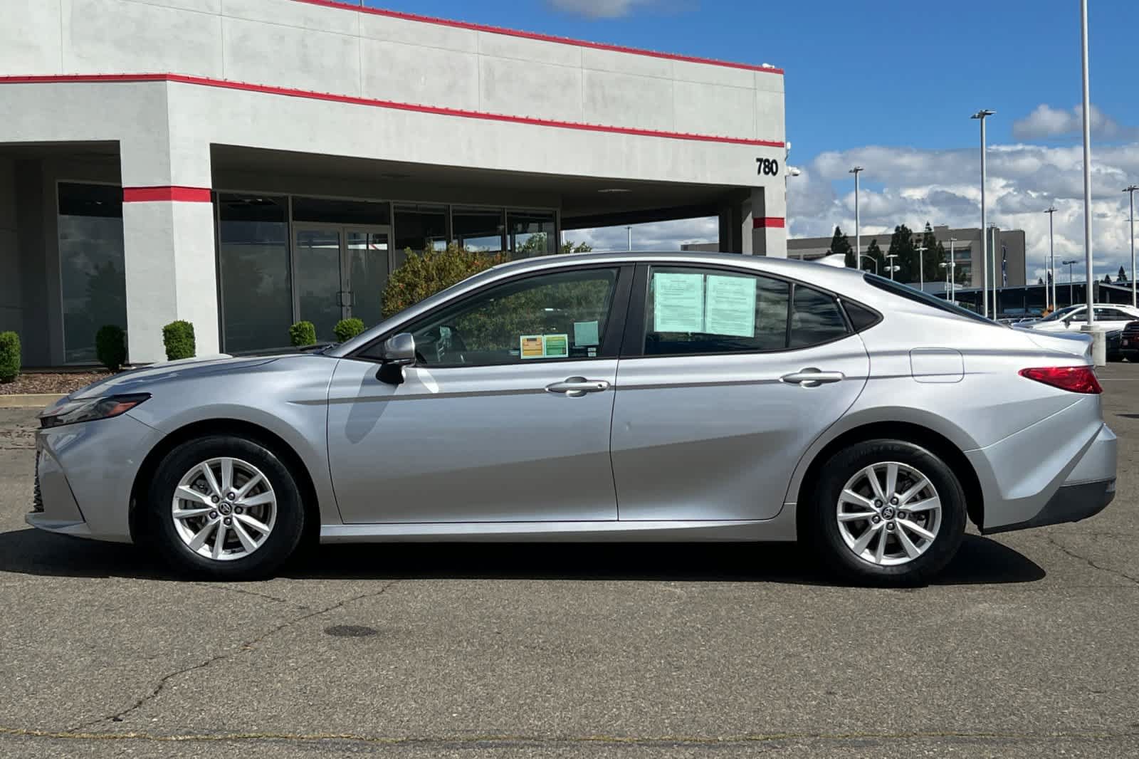 Used 2025 Toyota Camry LE FWD image 9
