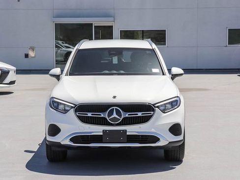 Used 2025 Mercedes-Benz GLC 300 image 2