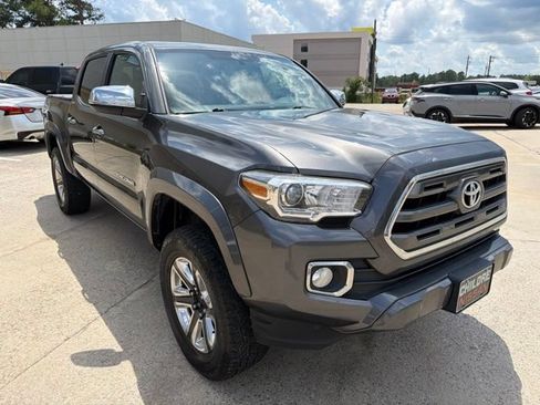 Used 2016 Toyota Tacoma Limited w/ Towing Package AWD/4WD image 4