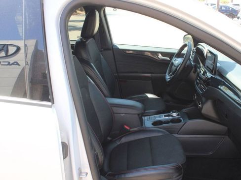 Used 2025 Ford Escape ST-Line FWD image 13
