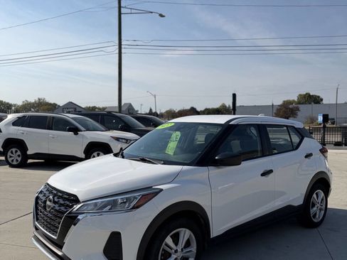 Used 2022 Nissan Kicks S image 13