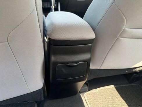 Used 2017 Toyota Corolla LE w/ Carpet Mat Package (TMS) FWD image 34