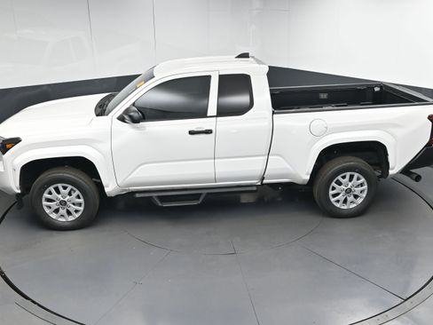 Used 2025 Toyota Tacoma SR image 36