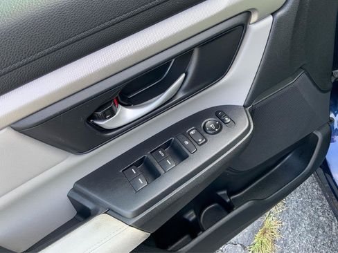 Used 2018 Honda CR-V LX image 20