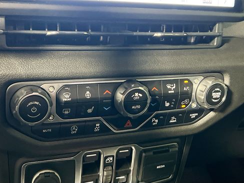 Used 2024 Jeep Wrangler Unlimited Sport AWD/4WD image 27
