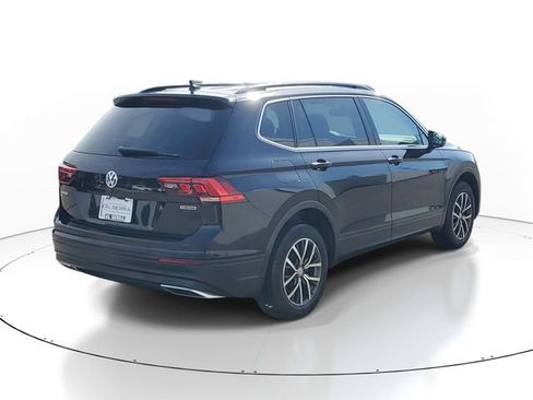 Used 2019 Volkswagen Tiguan SE w/ Panoramic Sunroof Package AWD/4WD image 4